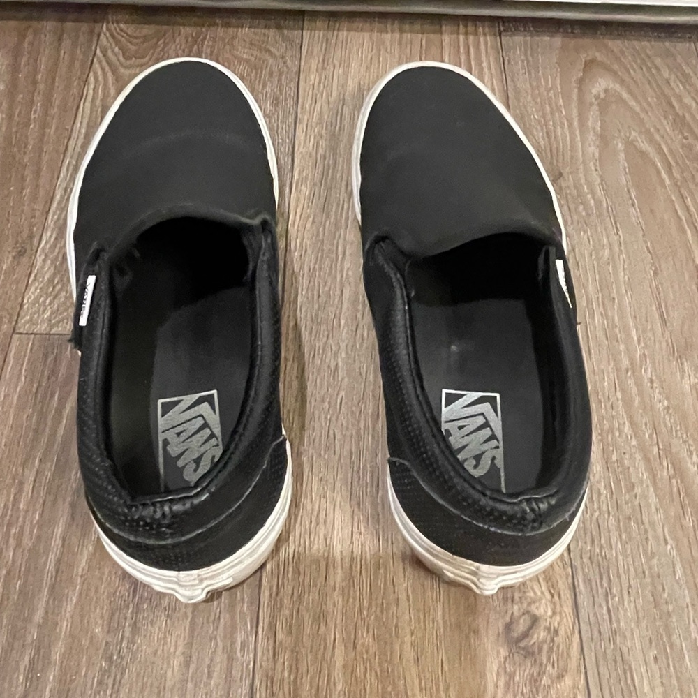 VANS - Picture 2 of 5